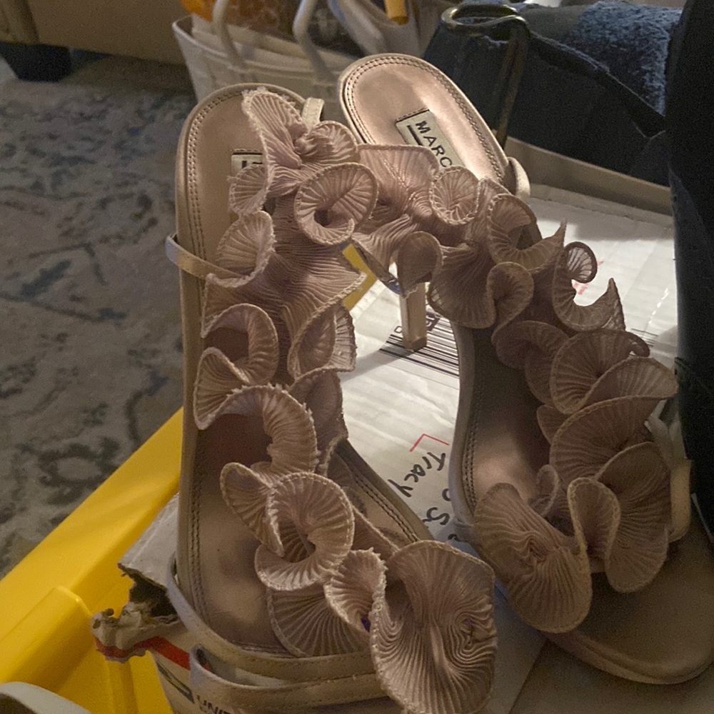Sexy sandal!